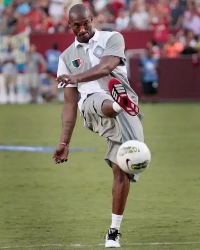 博斯：很惊讶曼城放走阿尔瓦雷斯；我与西蒙尼执教理念相反（博斯：曼城放走阿尔瓦雷斯让我意外；我的执教风格与西蒙尼截然相反）