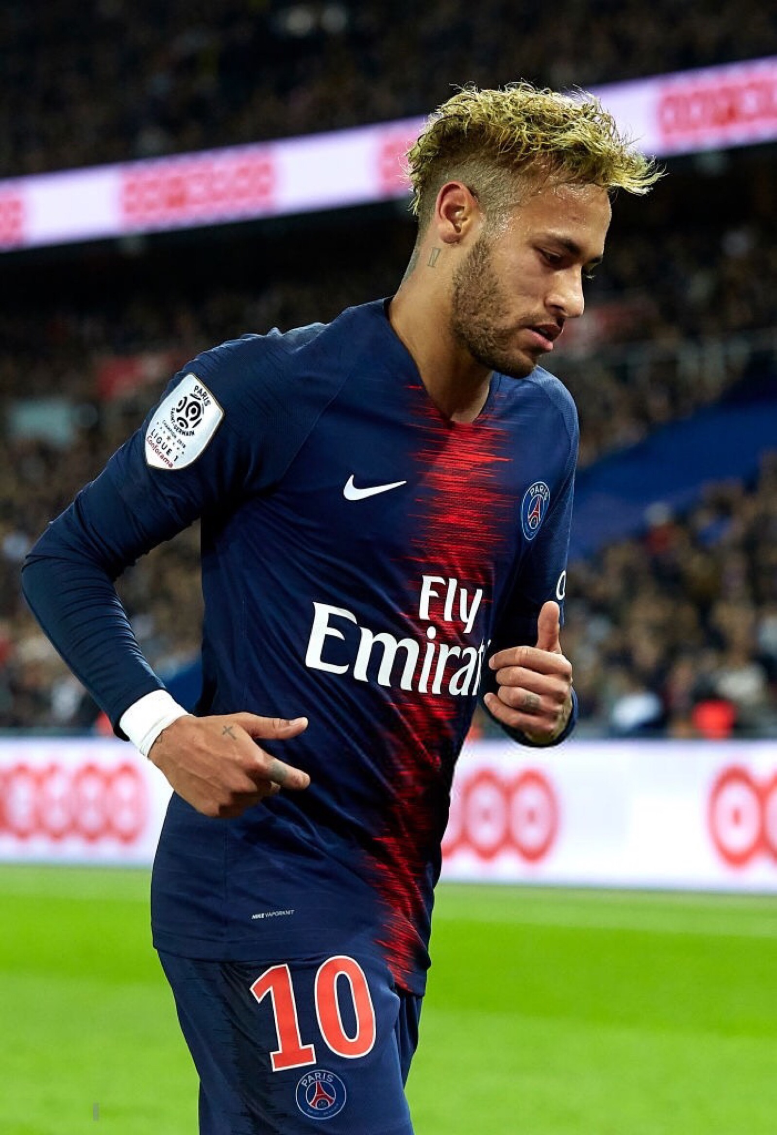 弗兰克：我的首选还是留在中国踢球；我带着喜悦与自豪离队（弗兰克：首选继续留在中国踢球，离队满怀喜悦与自豪）