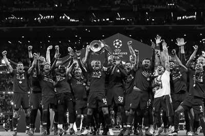 官方：赫伊森、雅克松经纪人巴拉特获2025金童奖最佳经纪人奖（官方公告：赫伊森与雅克松的经纪人巴拉特当选2025金童奖最佳经纪人）