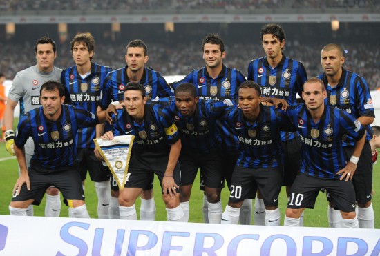 欧文突破防守造成杀伤球成功（欧文强突防线造犯规得手）