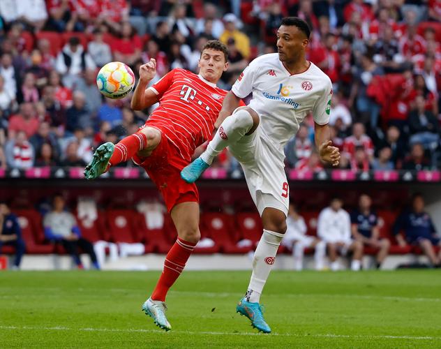 巴洛特利回忆当年在曼城的首堂训练课：我都想吐（巴洛特利回顾曼城首训：累到想吐）