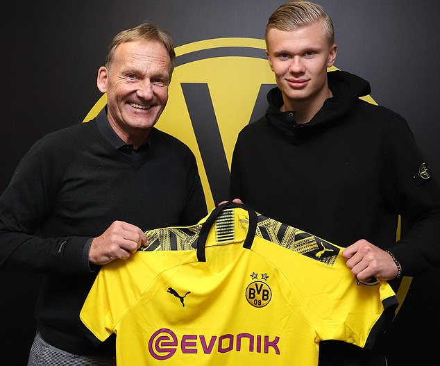 阿斯：拉菲尼亚因为肌肉不适缺战贝蒂斯，他能出战下场欧冠