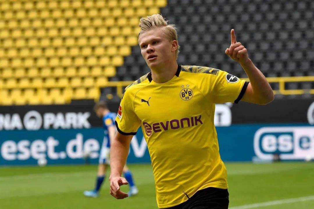 3场3球，成都B队艾孜买提当选中乙10月最佳球员／最佳青年球员（三场三球！成都B队艾孜买提包揽中乙10月最佳球员与最佳青年球员）