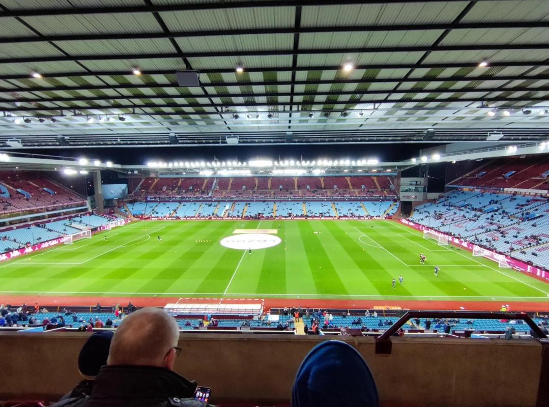 世界杯历史十大进球再引热议（世界杯史上十大经典进球再度掀起热议）