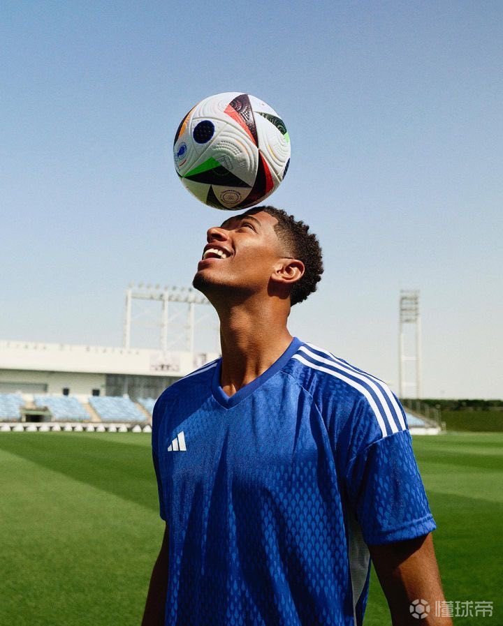 摩根・罗杰斯评最爱五大球星：有C罗无梅西，他是曼联球迷？（摩根·罗杰斯评选最爱五球星：C罗在列梅西落选，他是曼联球迷？）